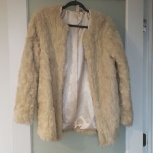 Warm Cream Faux Fur Jacket w Pockets and Hook Closures